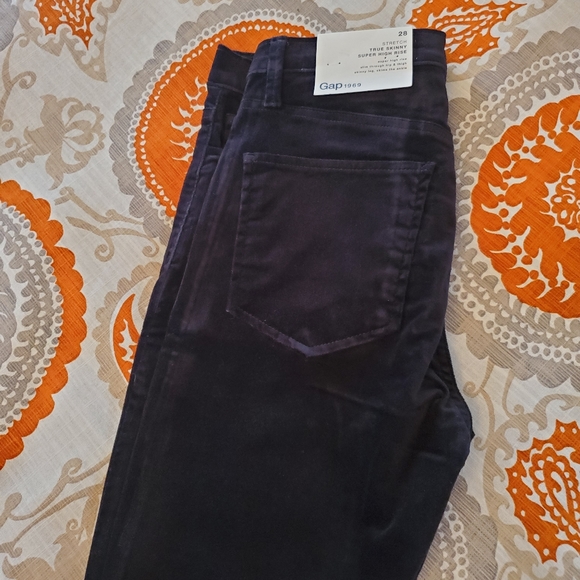 GAP Pants - NWT - True Skinny Black Velvet Pants Size 28